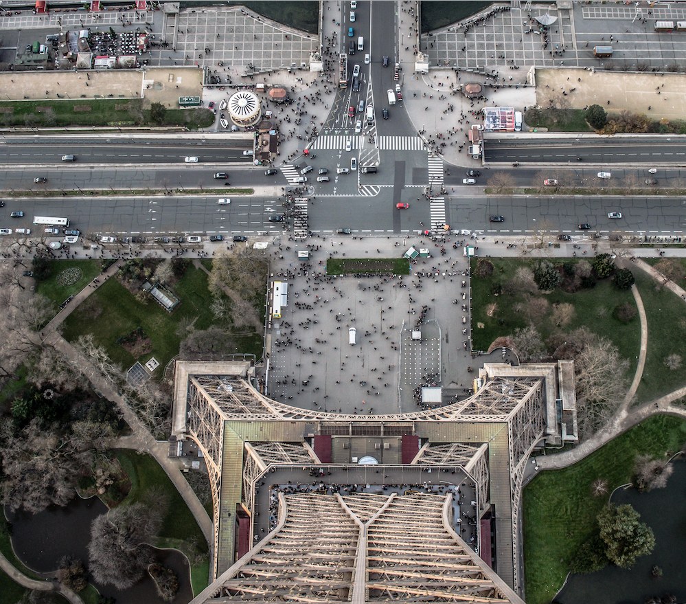 ariel view looking down from the Eifel tower